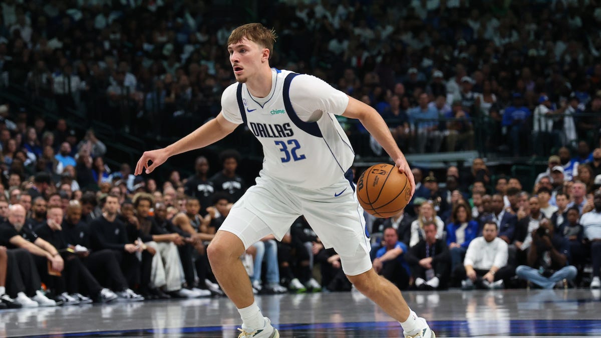 Dallas Mavericks' fans national anthem tradition for Cooper Flagg