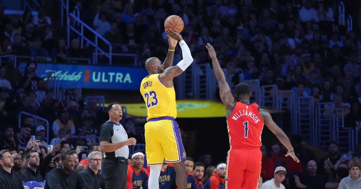 50,000 shades of LeBron – Annenberg Media