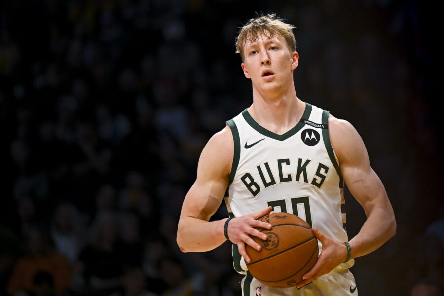 Bucks Sign A.J. Green To Four-Year Extension