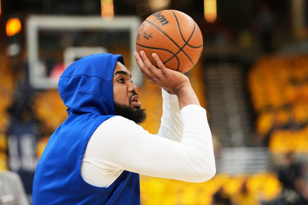 Karl-Anthony Towns active for Knicks' opener vs. Cavaliers