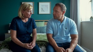 (L to R) Christine Tremarco as Manda Miller, Stephen Graham as Eddie Miller in Adolescence.