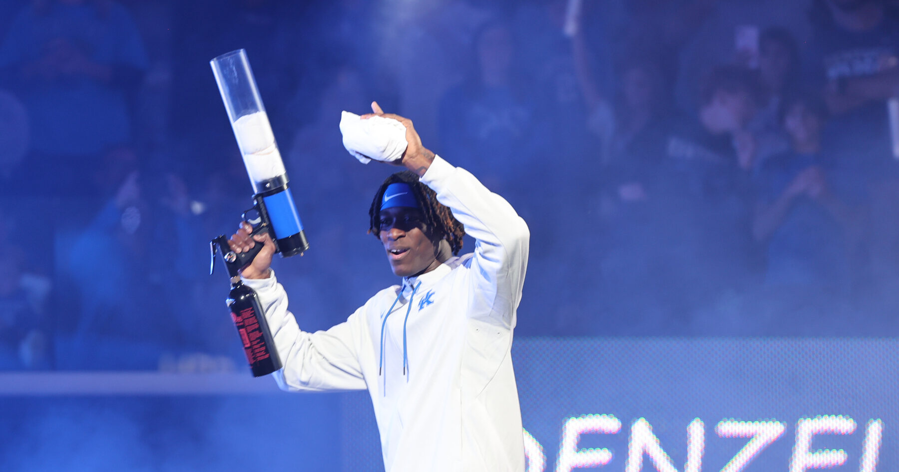 Mark Pope (left) and Jaland Lowe - Chet White, UK Athletics