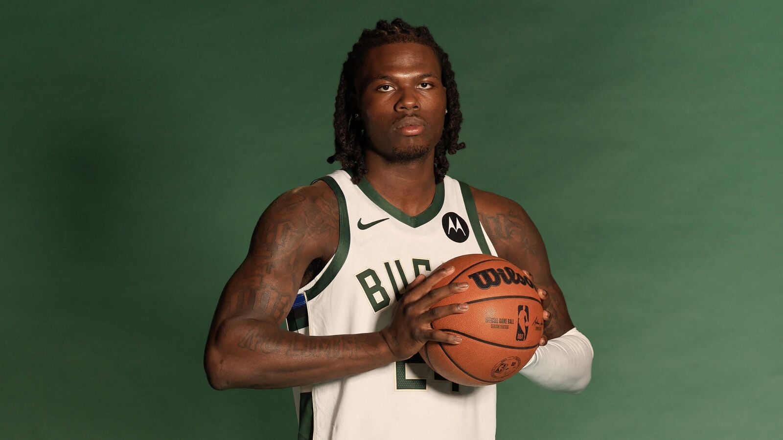 Chris Livingston waived by Bucks