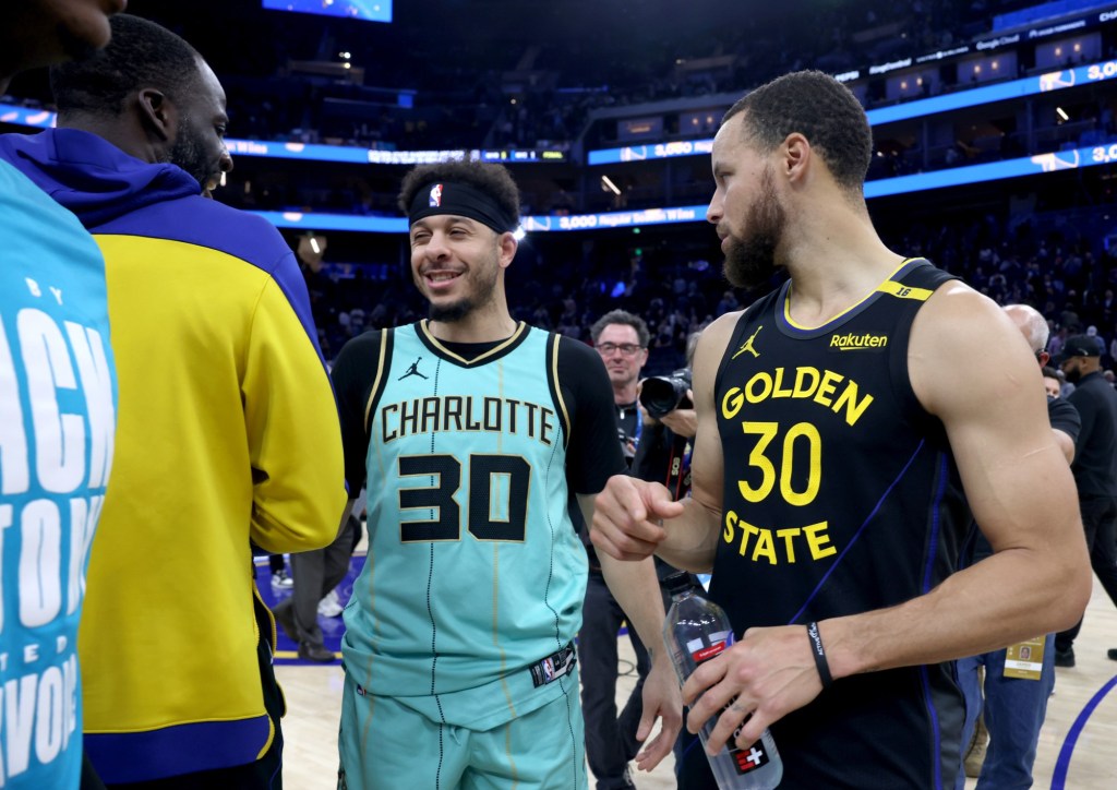 Warriors sign Seth Curry, Steph's brother, to free-agent contract