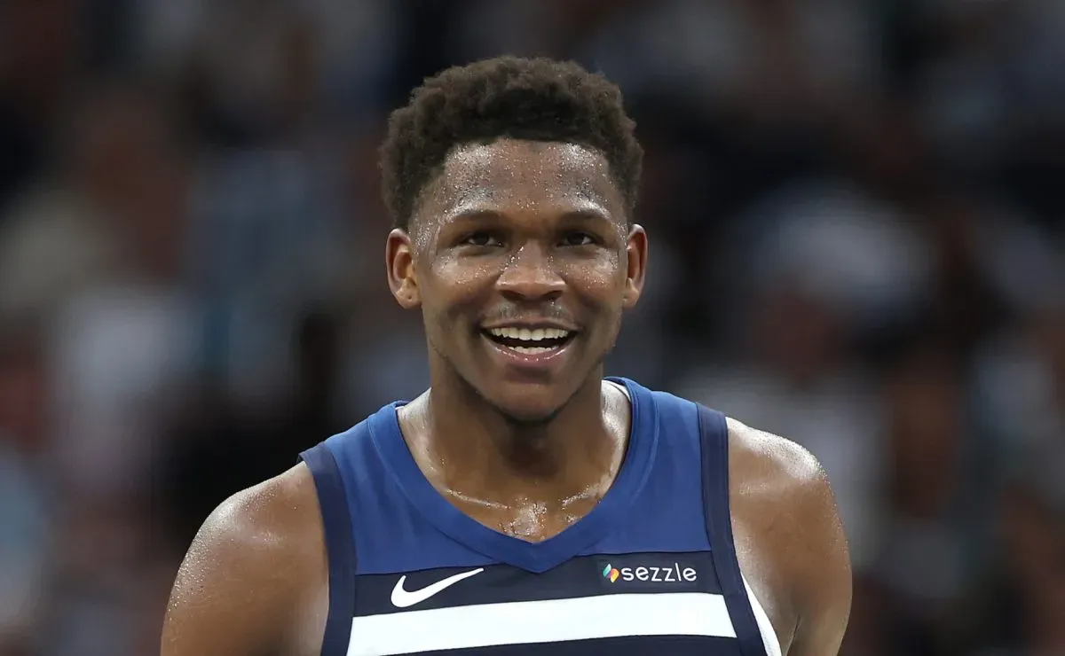 Wolves’ Anthony Edwards receives a message of pride from a former teammate