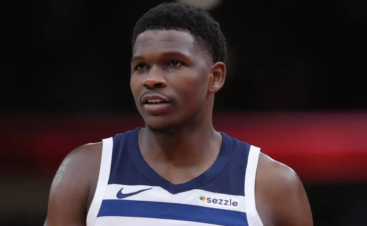 Is Anthony Edwards playing tonight for Timberwolves vs Blazers in 2025-26 NBA season opener?