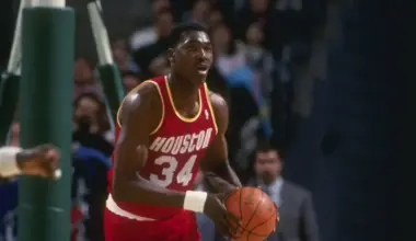Rockets legend Hakeem Olajuwon makes a major statement on whether they would beat Michael Jordan’s Bulls