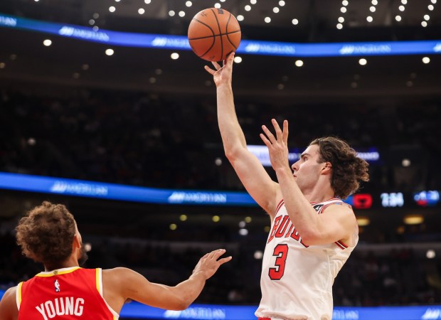 Chicago Bulls guard Josh Giddey (3) makes a basket in the second quarter during a game against the Atlanta Hawks, Monday, Oct. 27, 2025, at the United Center in Chicago. (Dominic Di Palermo/Chicago Tribune)