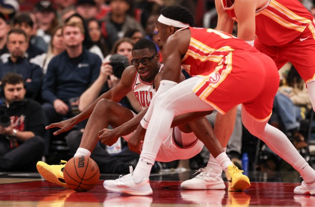 Chicago Bulls' Jalen Smith (25) loses control of the ball in the fourth quarter during a game against the Atlanta Hawks, Monday, Oct. 27, 2025, at the United Center in Chicago. (Dominic Di Palermo/Chicago Tribune)