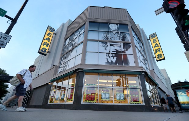 Exterior of the Six Corners Sears store at the intersection of Irving, Cicero, and Milwaukee in Chicago on July 13, 2018. (Chris Sweda/Chicago Tribune)
