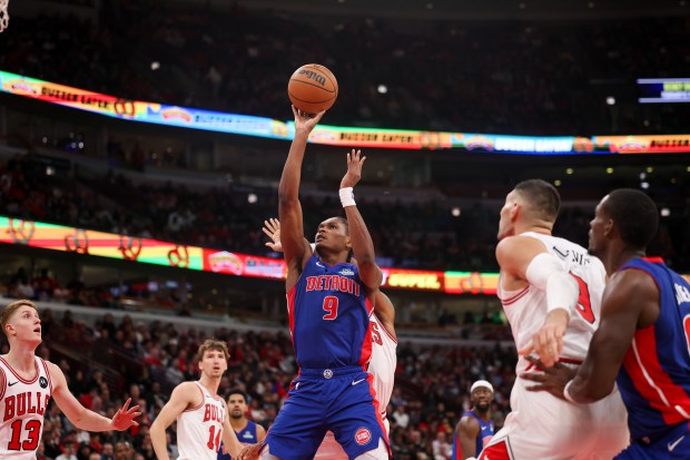 Detroit Pistons guard Ausar Thompson (9) goes up for a shot during the fourth quarter of the home opener against the Chicago Bulls at the United Center Wednesday Oct. 22, 2025 in Chicago. (Armando L. Sanchez/Chicago Tribune)