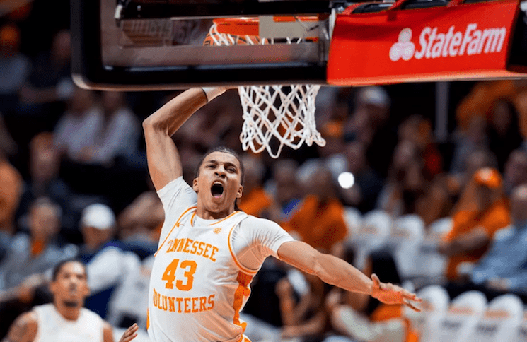 Former Tennessee Basketball Player Cameron Carr Shining For New School in Pair of Exhibitions