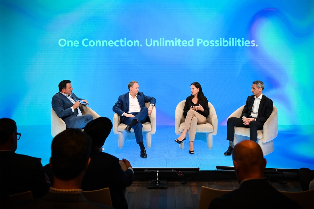 Charter Sets Live Lakers Games On Apple Vision Pro, New Spectrum App Store