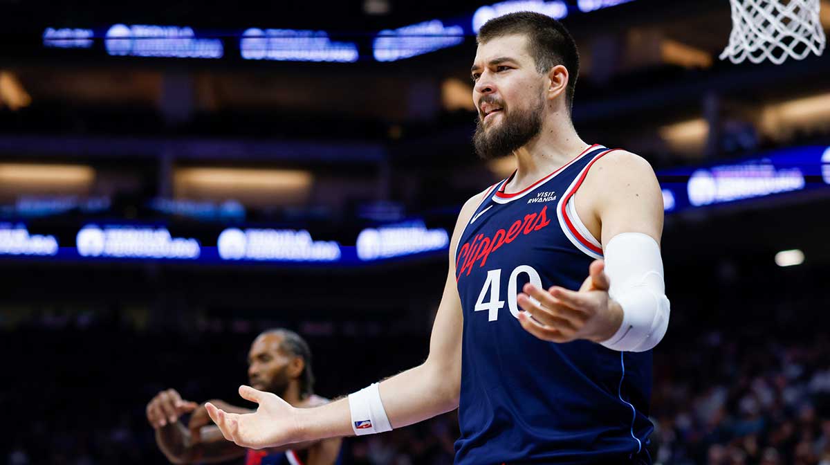 Clippers center Ivica Zubac (40) reacts after a call during the second quarter against the Sacramento Kings at Golden 1 Center