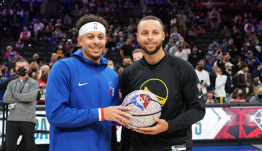 Brothers Steph, Seth Curry swap jerseys at Warriors open practice – NBC Sports Bay Area & California