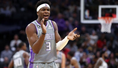 Sacramento Kings waive Davis, bring roster to 18 players