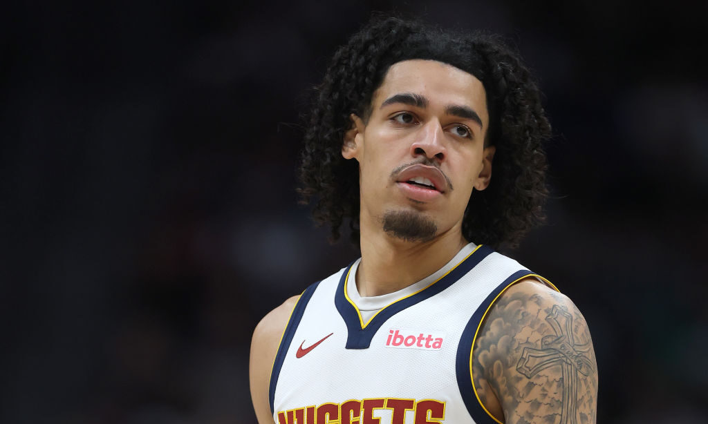 Nuggets make contract decisions on Strawther, Holmes