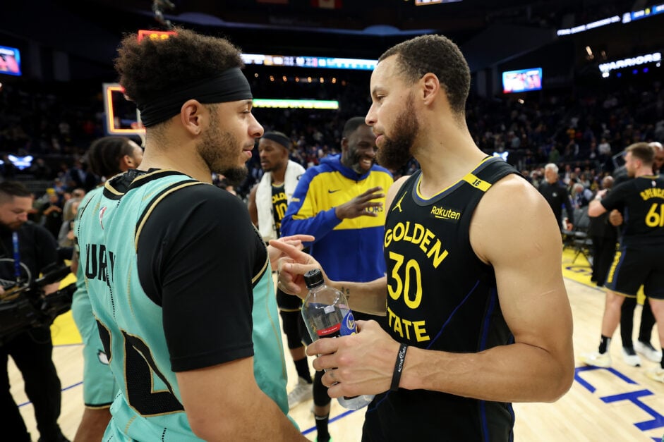 Seth Curry during his time with the Charlotte Hornets, and Stephen Curry playing for the Golden State Warriors.