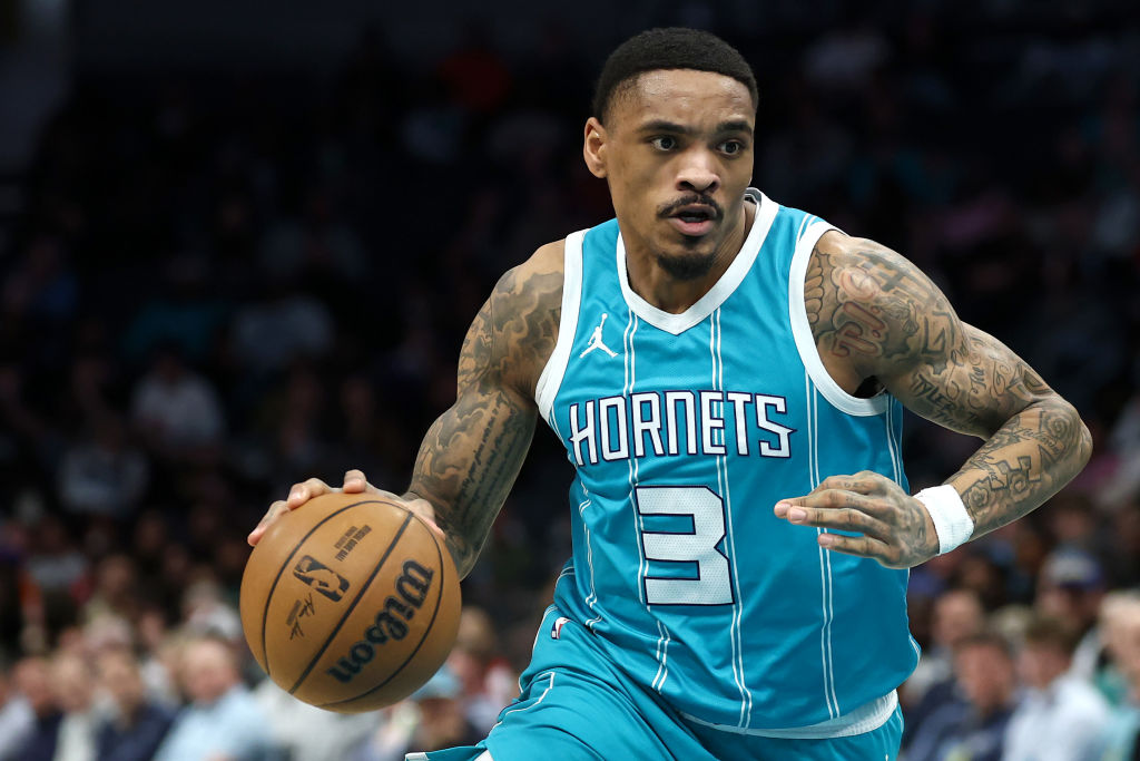 Sacramento Kings trade for returning player rights to DaQuan Jeffries