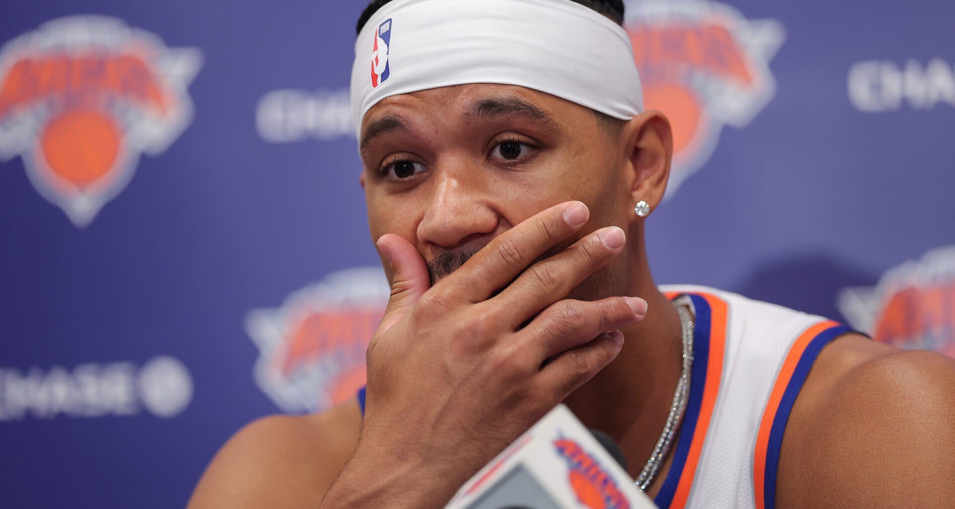 Josh Hart exits New York Knicks friendly in Abu Dhabi vs 76ers with injury, taken straight to locker room