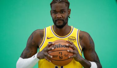 NBA fans don't agree about Deandre Ayton's debut performance for LA Lakers, 'as long as...'