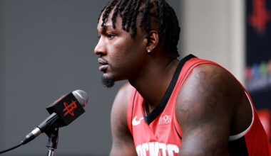 Dorian Finney-Smith's status for opening night Tuesday vs. Thunder 10/21/25