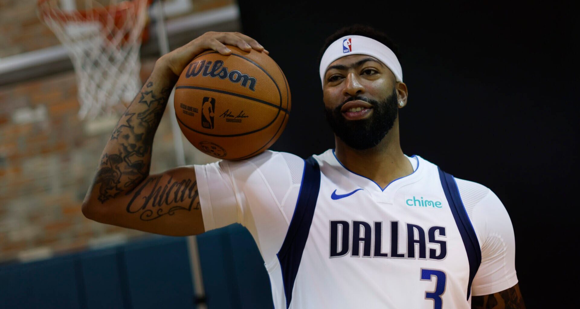 Dallas Mavericks warned over Anthony Davis changing position, 'he's just not that...'