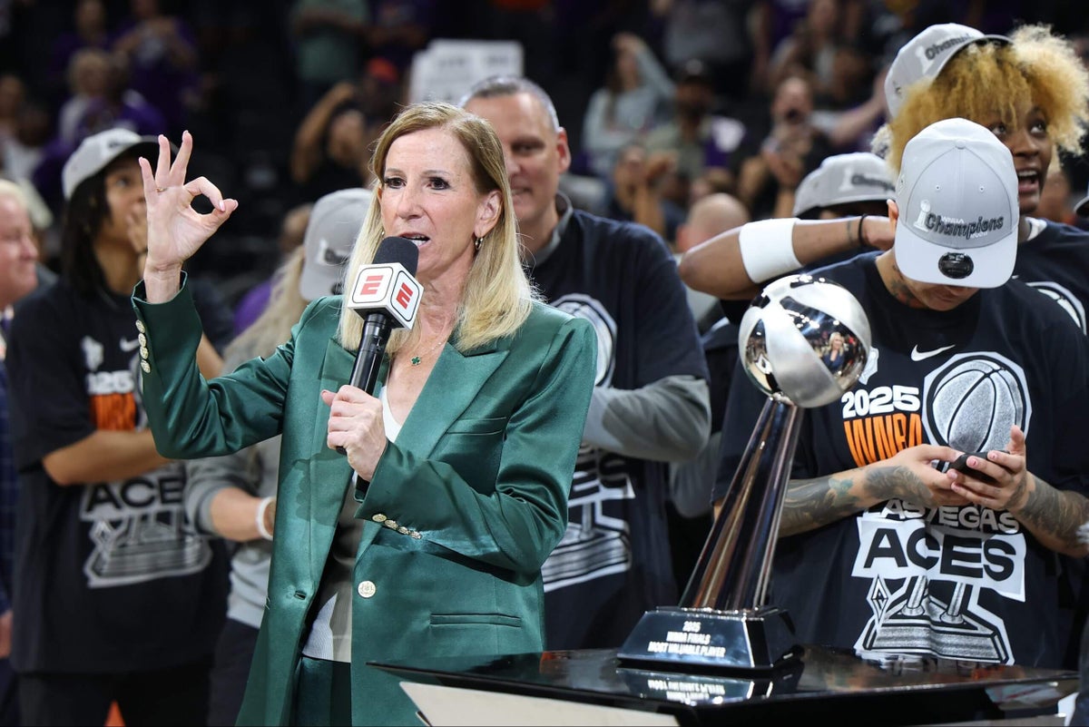 Crowd boos WNBA commissioner Cathy Engelbert at championship celebration