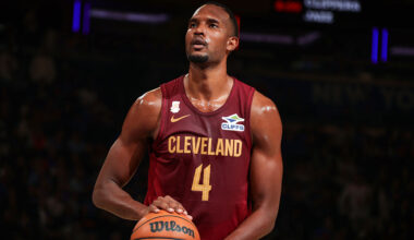 NEW YORK, NY - OCTOBER 22: Evan Mobley #4 of the Cleveland Cavaliers free throw during the game against the New York Knicks on October 22, 2025 at Madison Square Garden in New York City, New York. NOTE TO USER: User expressly acknowledges and agrees that, by downloading and or using this photograph, User is consenting to the terms and conditions of the Getty Images License Agreement. Mandatory Copyright Notice: Copyright 2025 NBAE (Photo by Nathaniel S. Butler/NBAE via Getty Images)