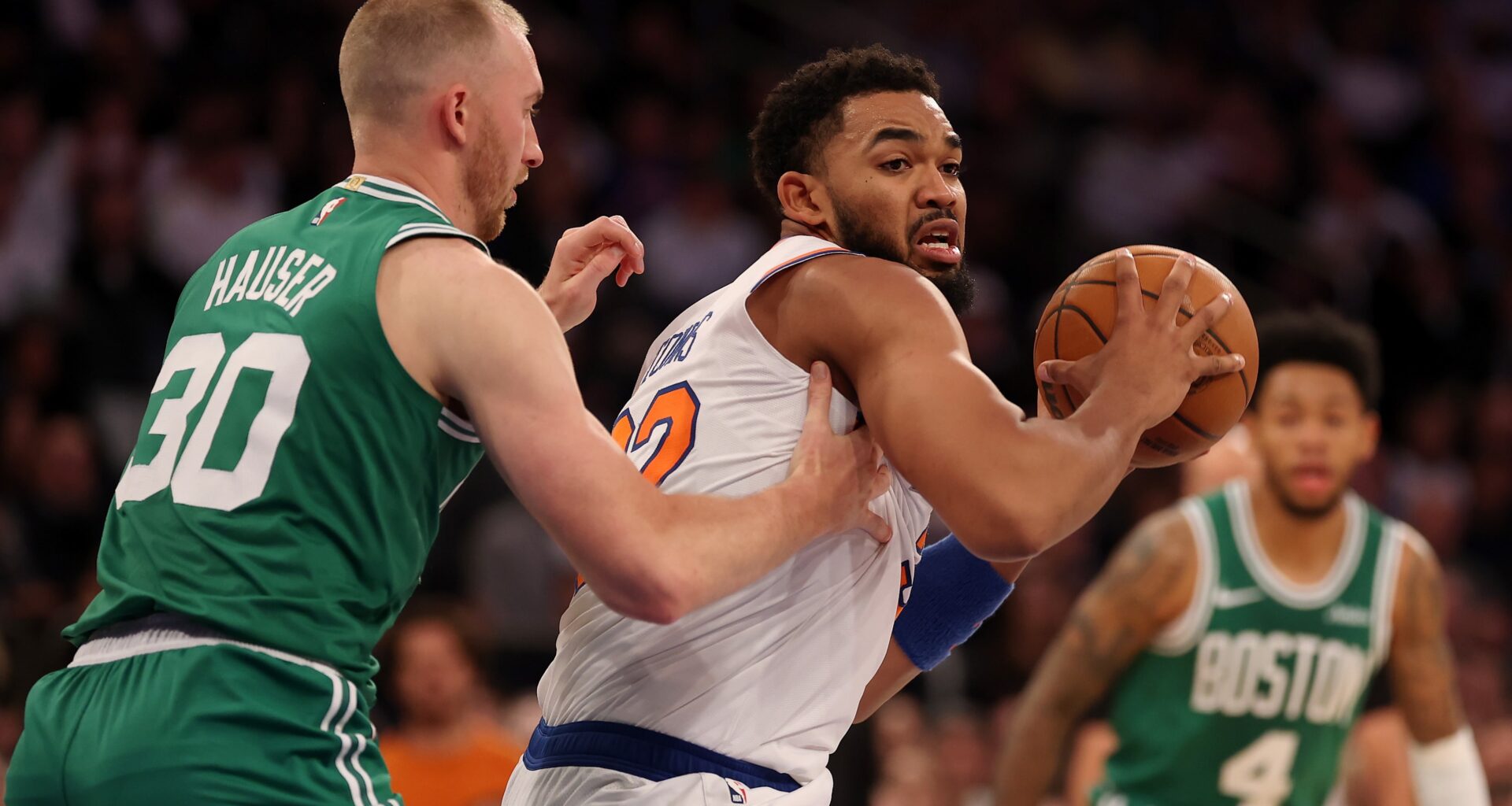 Live Updates: Knicks face Celtics, Timberwolves visit Lakers, follow Friday's action