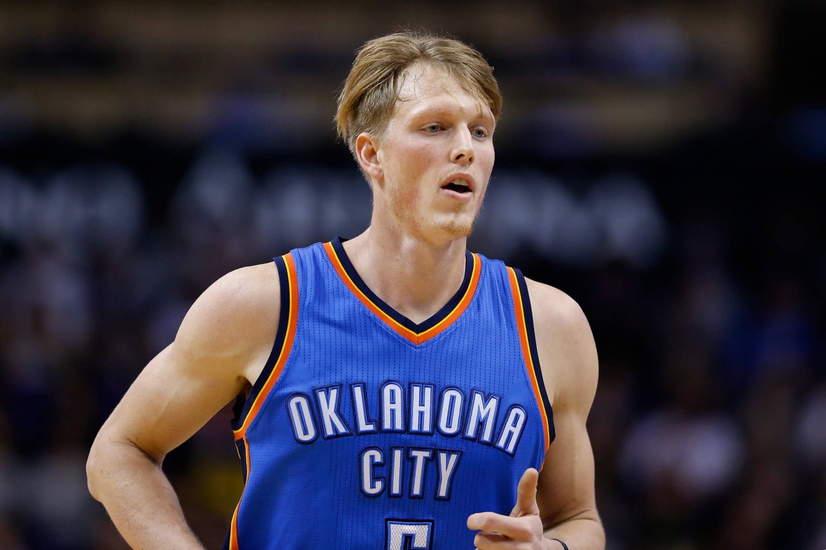 Former Duke basketball star Kyle Singler arrested on domestic abuse charge