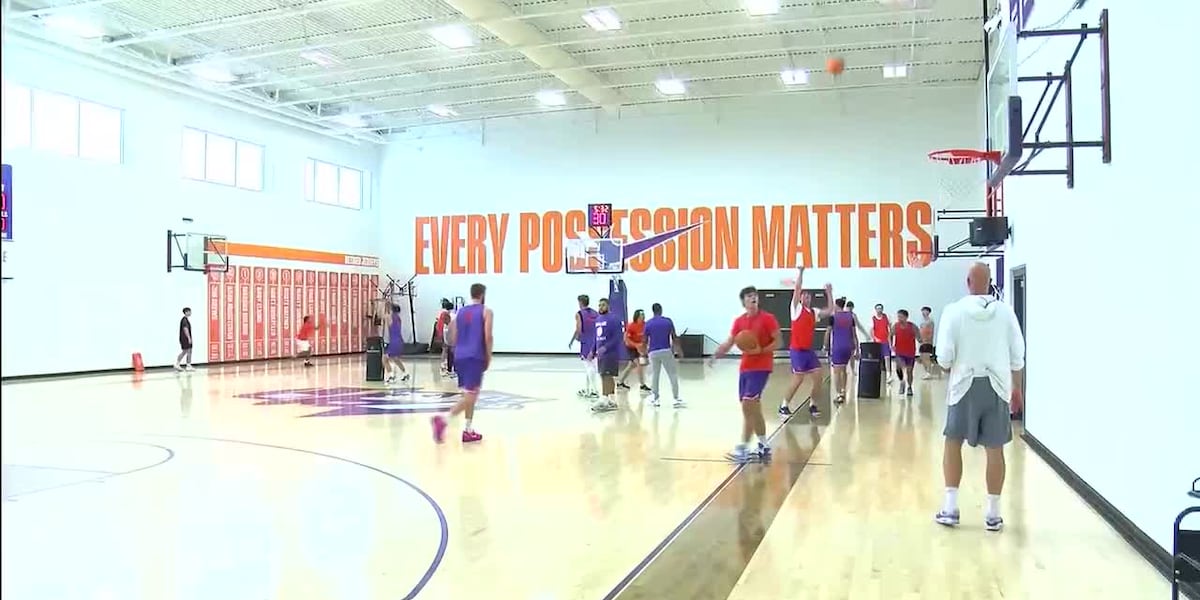 Purple Aces Men’s Basketball connected heading into week two of practice