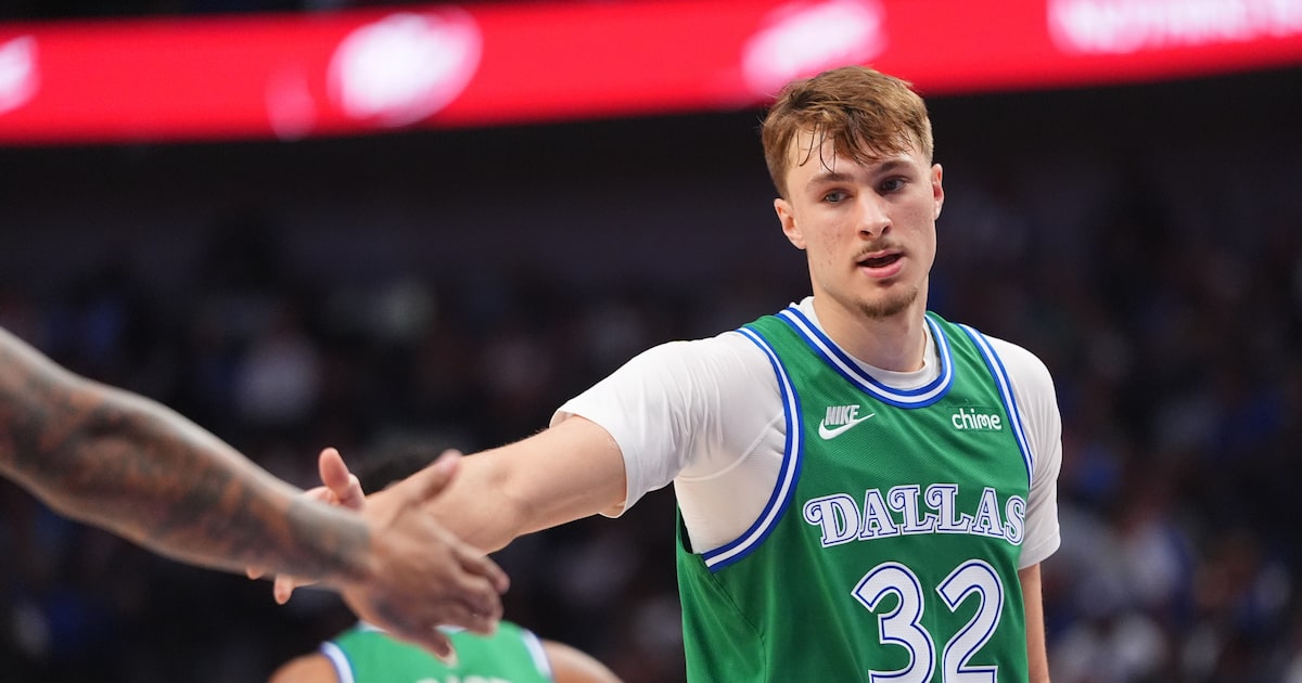 Mavericks’ Cooper Flagg throws down huge poster dunk against the Raptors