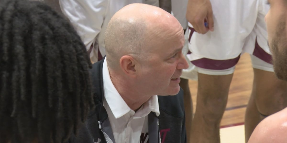 West Texas A&M men’s basketball coach Tom Brown signs extension through 2028