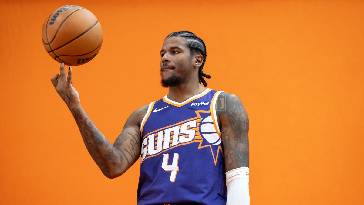 Phoenix Suns guard Jalen Green (4) poses for portrait during Media Day at PHX Arena.