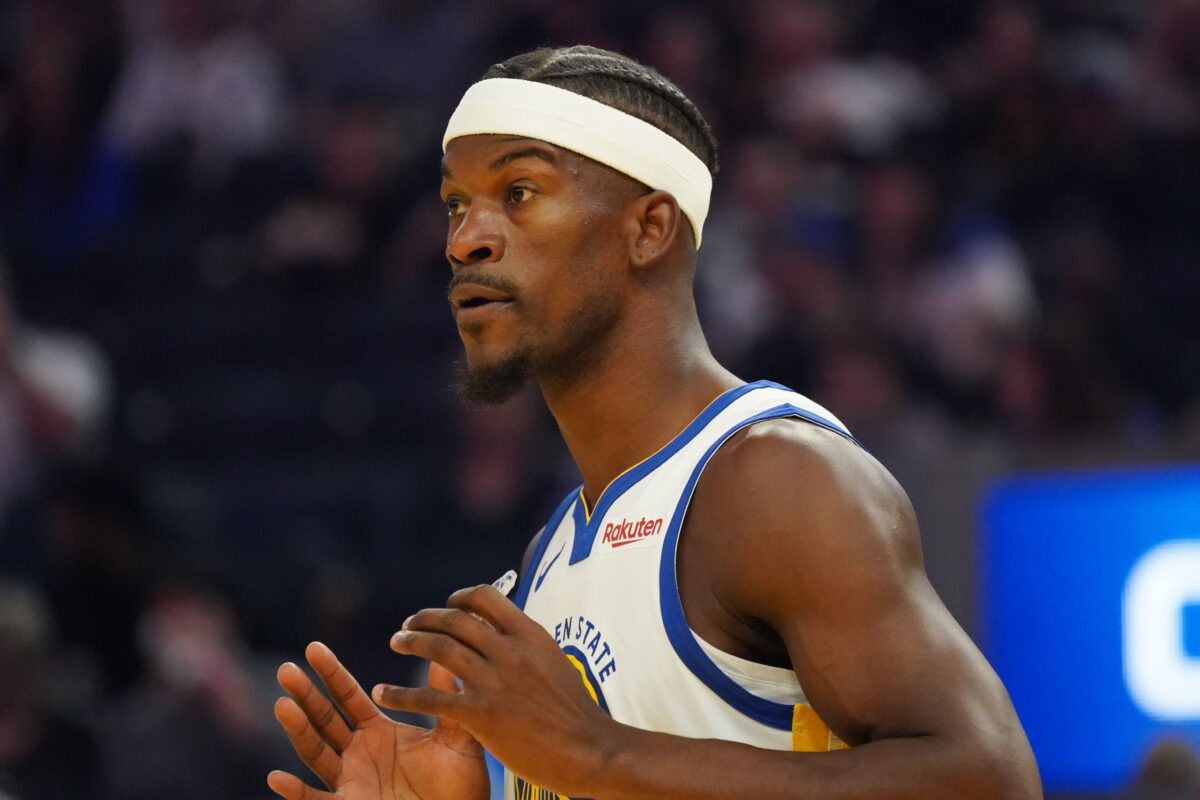 Golden State Warriors forward Jimmy Butler III (10) talks with teammates in the first quarter against the Los Angeles Lakers at Chase Center.