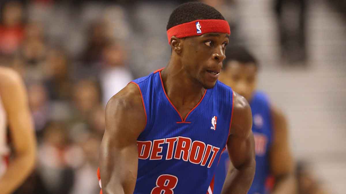 Detroit Pistons guard Jonny Flynn (8) dribbles against the Toronto Raptors at the Air Canada Centre. The Raptors beat the Pistons 82-75.
