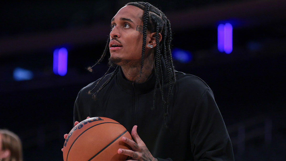 New York Knicks guard Jordan Clarkson (00) warms up before the game against the Washington Wizards at Madison Square Garden.
