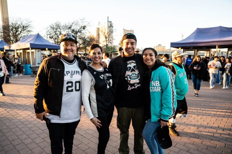 Spurs fans show their true colors.