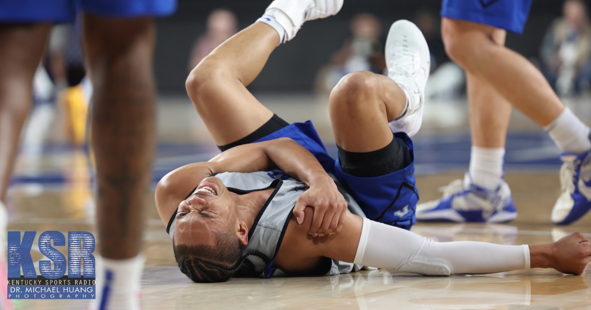 Kentucky QB Cutter Boley throws a pass vs. Texas, via Dr. Michael Huang, KSR