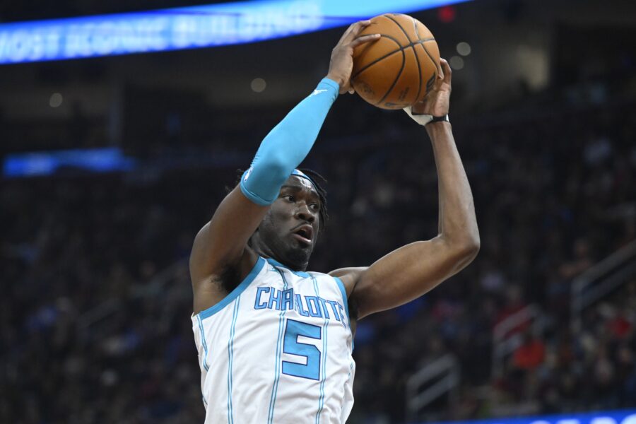 New Suns Center Mark Williams Vows He'll Play Opening Night