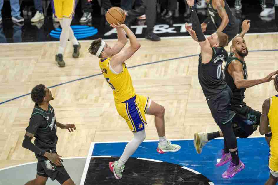 NBA: Los Angeles Lakers at Minnesota Timberwolves