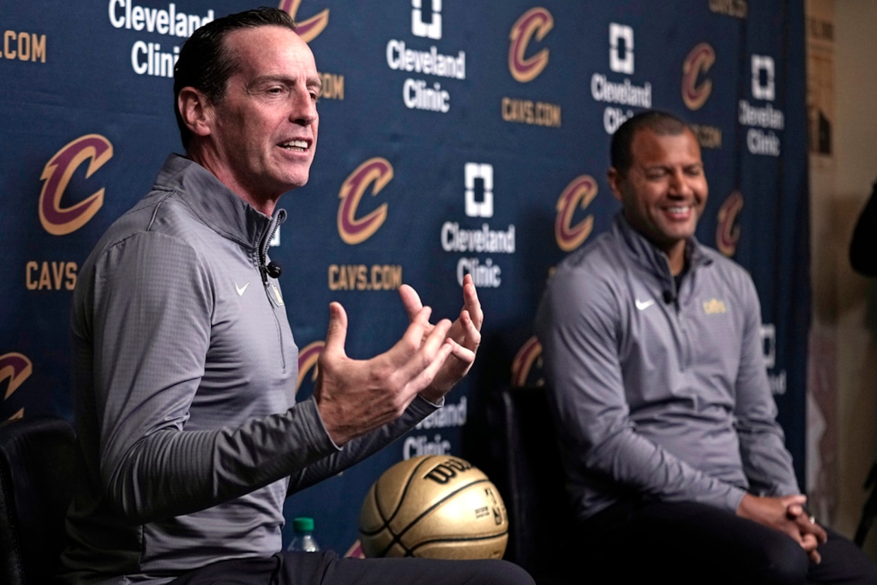 Koby Altman and Kenny Atkinson