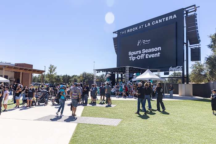 Spurs celebrate start of the NBA season, announce new benefits for Frost Bank customers