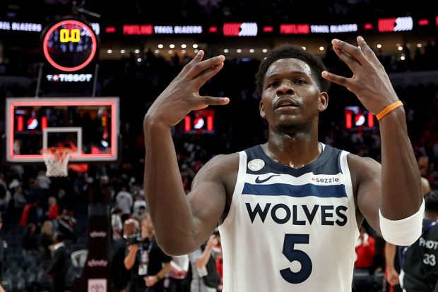 Anthony Edwards gestures