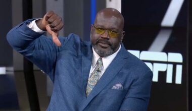 Charles Barkley, Shaquille O'Neal call out Deandre Ayton