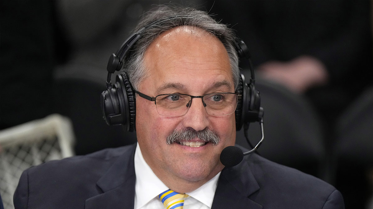 TNT broadcaster Stan Van Gundy during the game between the Los Angeles Lakers and the Golden State Warriors at Crypto.com Arena.