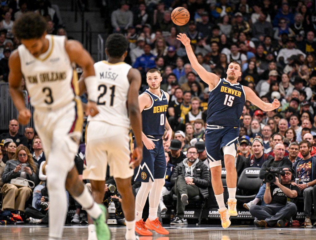 Nikola Jokic extends triple-double streak, Nuggets beat Pelicans