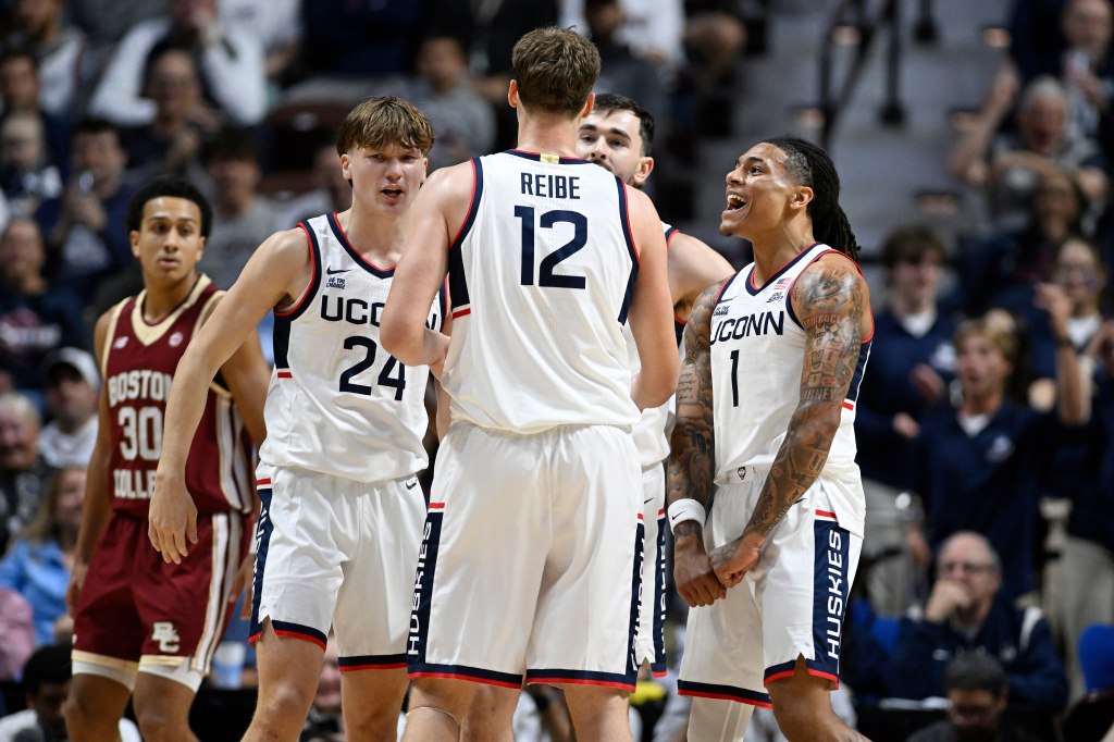 UConn men's basketball freshman Braylon Mullins to miss time after ankle injury