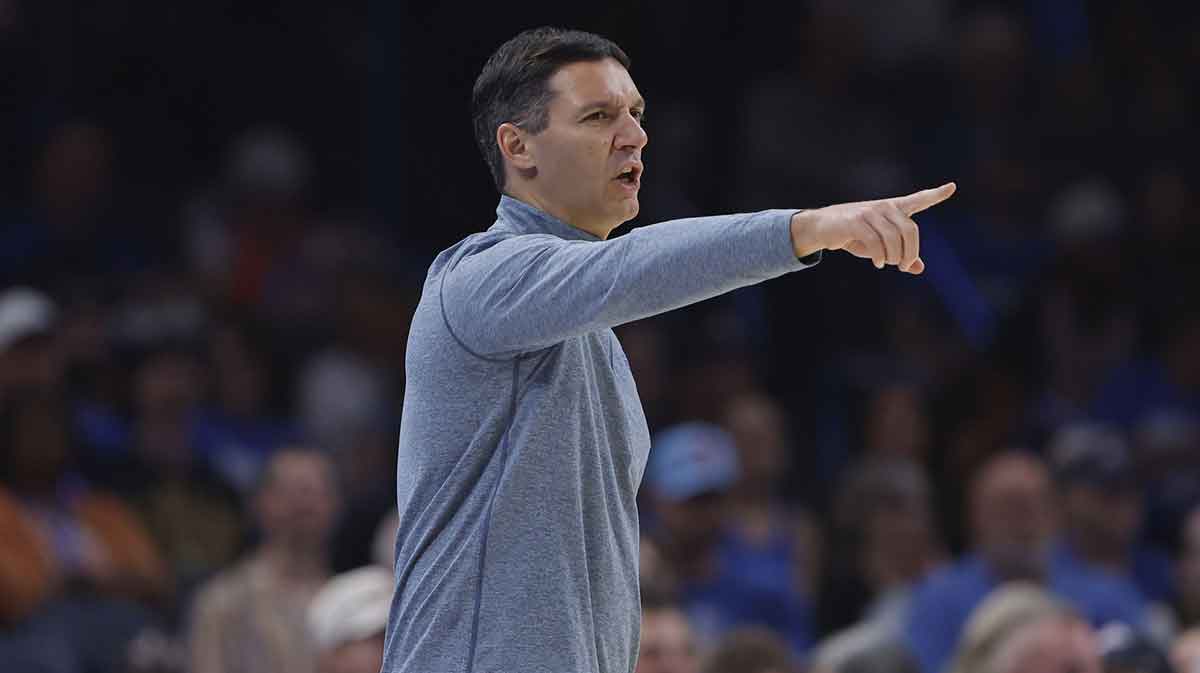 Thunder Head Coach Mark Daigneault gestures to his team during a play against the Charlotte Hornets in the second quarter of a game between the Charlotte Hornets and the Oklahoma City Thunder at Paycom Center